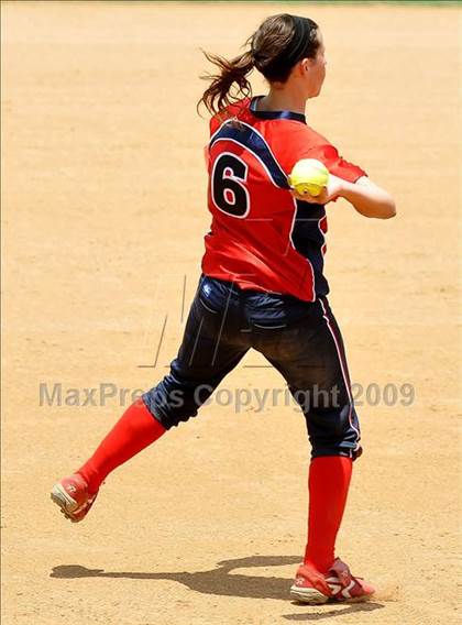 Thumbnail 3 in Tesoro vs. Glendora (CIF SS D3 Final) photogallery.