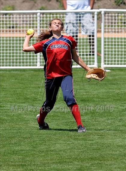 Thumbnail 2 in Tesoro vs. Glendora (CIF SS D3 Final) photogallery.