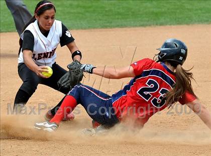 Thumbnail 2 in Tesoro vs. Glendora (CIF SS D3 Final) photogallery.