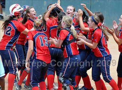 Thumbnail 3 in Tesoro vs. Glendora (CIF SS D3 Final) photogallery.