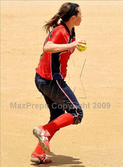 Thumbnail 2 in Tesoro vs. Glendora (CIF SS D3 Final) photogallery.