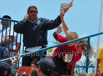 Thumbnail 2 in Tesoro vs. Glendora (CIF SS D3 Final) photogallery.