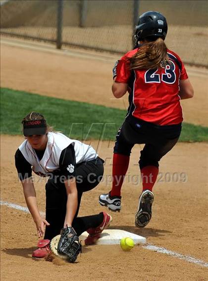 Thumbnail 1 in Tesoro vs. Glendora (CIF SS D3 Final) photogallery.