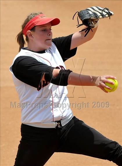Thumbnail 2 in Tesoro vs. Glendora (CIF SS D3 Final) photogallery.