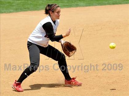 Thumbnail 2 in Tesoro vs. Glendora (CIF SS D3 Final) photogallery.