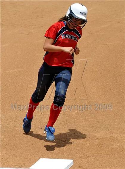 Thumbnail 1 in Tesoro vs. Glendora (CIF SS D3 Final) photogallery.