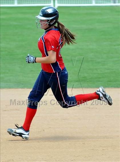 Thumbnail 1 in Tesoro vs. Glendora (CIF SS D3 Final) photogallery.