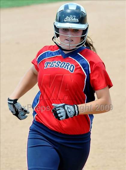 Thumbnail 1 in Tesoro vs. Glendora (CIF SS D3 Final) photogallery.