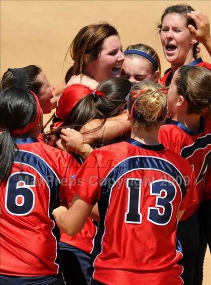 Thumbnail 1 in Tesoro vs. Glendora (CIF SS D3 Final) photogallery.
