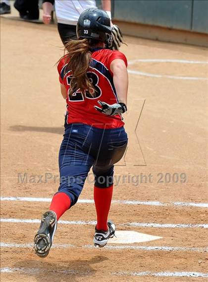 Thumbnail 3 in Tesoro vs. Glendora (CIF SS D3 Final) photogallery.