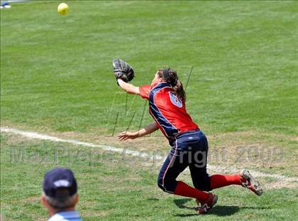 Thumbnail 1 in Tesoro vs. Glendora (CIF SS D3 Final) photogallery.