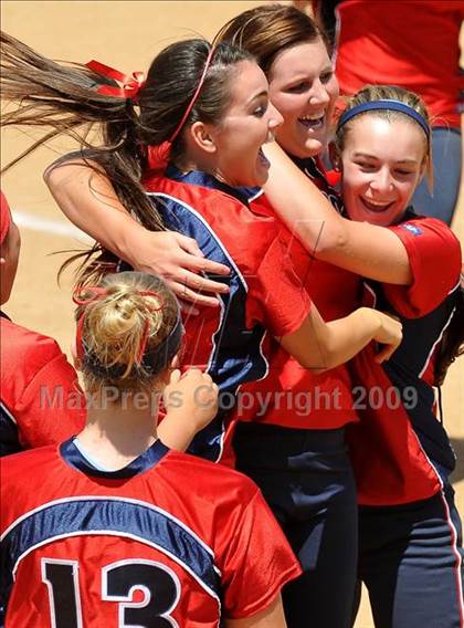 Thumbnail 3 in Tesoro vs. Glendora (CIF SS D3 Final) photogallery.