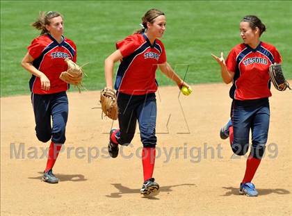 Thumbnail 1 in Tesoro vs. Glendora (CIF SS D3 Final) photogallery.