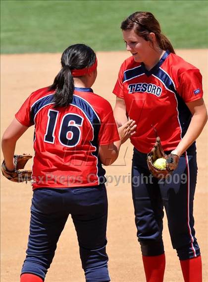 Thumbnail 2 in Tesoro vs. Glendora (CIF SS D3 Final) photogallery.