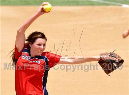 Thumbnail 2 in Tesoro vs. Glendora (CIF SS D3 Final) photogallery.