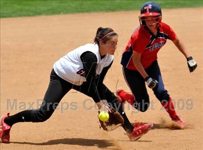 Thumbnail 2 in Tesoro vs. Glendora (CIF SS D3 Final) photogallery.