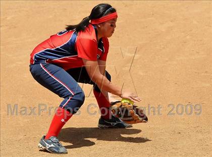 Thumbnail 3 in Tesoro vs. Glendora (CIF SS D3 Final) photogallery.