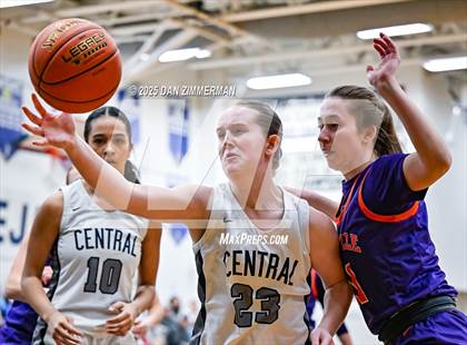 Thumbnail 1 in Danville vs. Central Columbia (PIAA District 4 Class 4A Quarterfinal) photogallery.