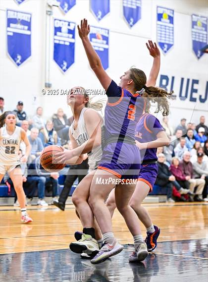 Thumbnail 1 in Danville vs. Central Columbia (PIAA District 4 Class 4A Quarterfinal) photogallery.