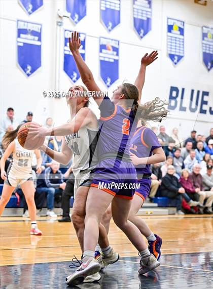 Thumbnail 3 in Danville vs. Central Columbia (PIAA District 4 Class 4A Quarterfinal) photogallery.