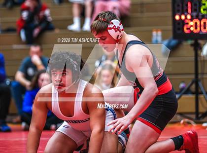 Thumbnail 2 in IHSAA Wrestling Regional Meet photogallery.