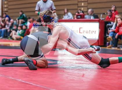 Thumbnail 3 in IHSAA Wrestling Regional Meet photogallery.