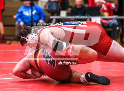 Thumbnail 3 in IHSAA Wrestling Regional Meet photogallery.