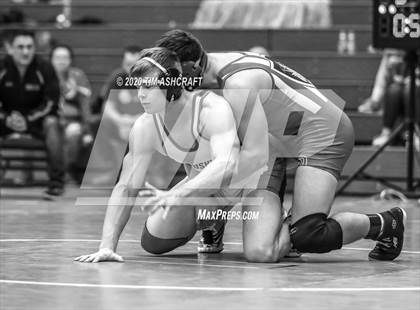 Thumbnail 2 in IHSAA Wrestling Regional Meet photogallery.