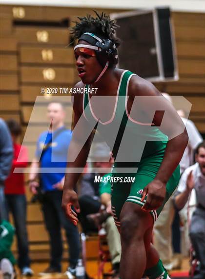 Thumbnail 2 in IHSAA Wrestling Regional Meet photogallery.