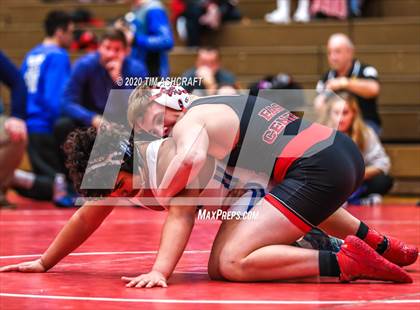 Thumbnail 3 in IHSAA Wrestling Regional Meet photogallery.