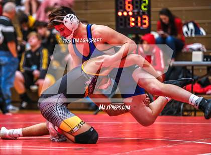 Thumbnail 1 in IHSAA Wrestling Regional Meet photogallery.