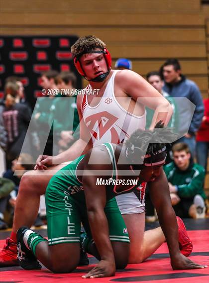 Thumbnail 1 in IHSAA Wrestling Regional Meet photogallery.