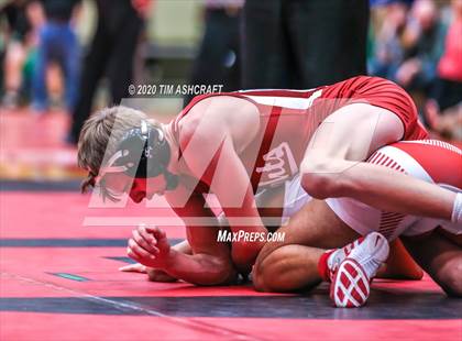 Thumbnail 1 in IHSAA Wrestling Regional Meet photogallery.