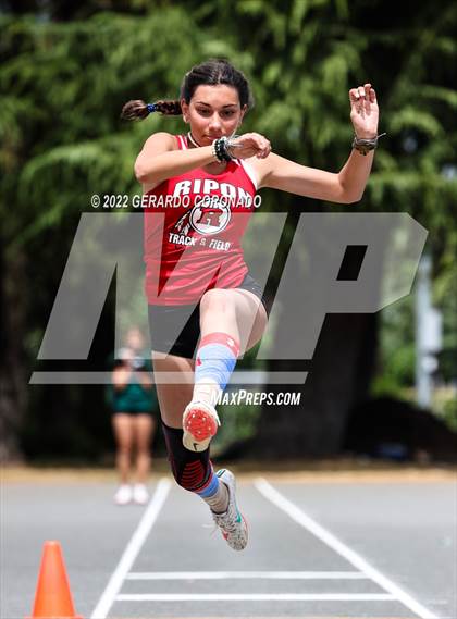 Thumbnail 1 in Carl L Chandler V Invitational photogallery.