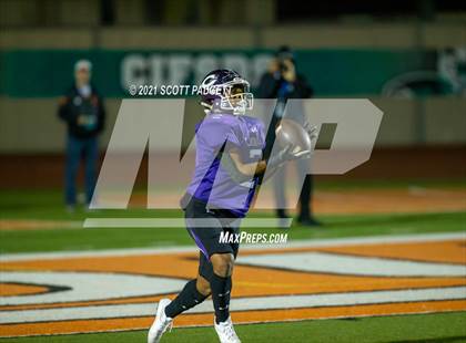 Thumbnail 2 in Cathedral Catholic @ Carlsbad (CIF SDS Open Division Championship) photogallery.