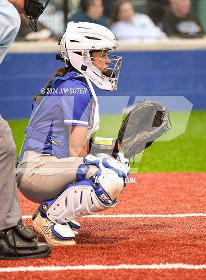 Thumbnail 3 in Mumford vs Snook photogallery.