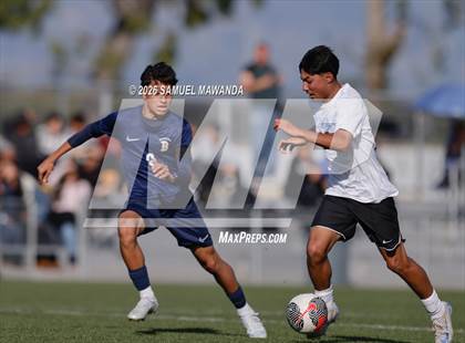 Thumbnail 1 in El Camino Real vs Birmingham photogallery.