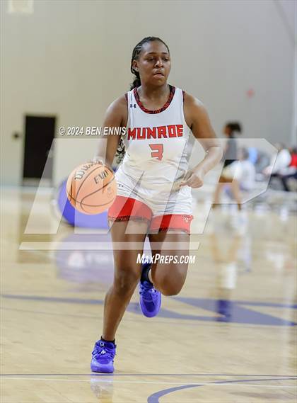 Thumbnail 2 in Munroe vs. Grind Prep (She Got Game Classic) photogallery.