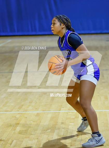 Thumbnail 2 in Munroe vs. Grind Prep (She Got Game Classic) photogallery.