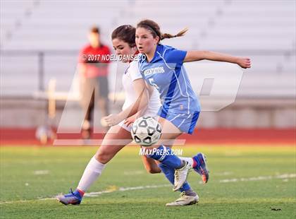 Thumbnail 3 in St. Ignatius vs Presentation (CIF CCS D2 Semifinal) photogallery.