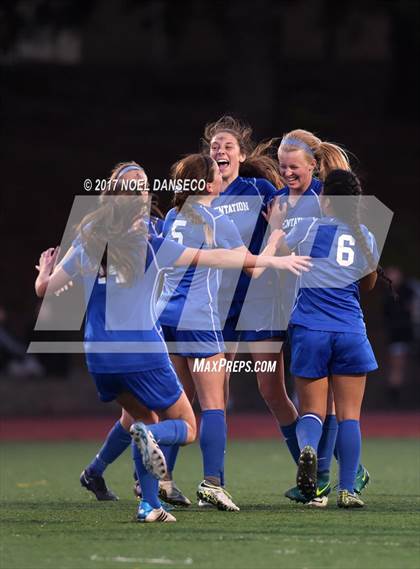 Thumbnail 1 in St. Ignatius vs Presentation (CIF CCS D2 Semifinal) photogallery.