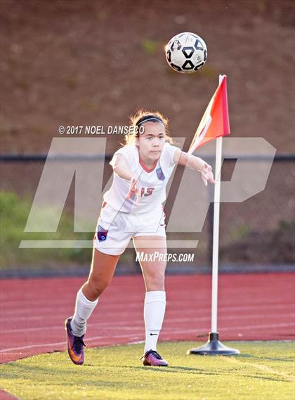 Thumbnail 2 in St. Ignatius vs Presentation (CIF CCS D2 Semifinal) photogallery.