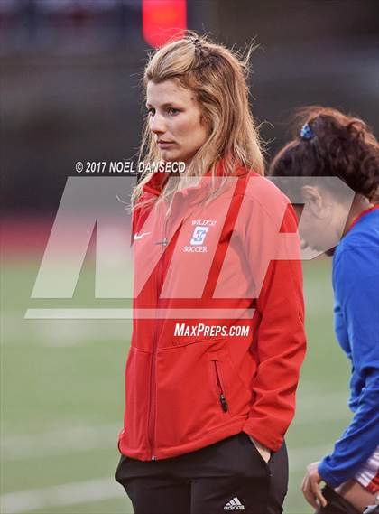 Thumbnail 3 in St. Ignatius vs Presentation (CIF CCS D2 Semifinal) photogallery.
