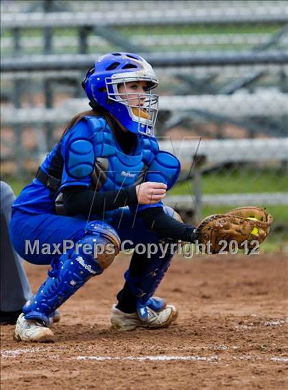 Thumbnail 1 in Dickinson vs Foster (1st Caapitol Classic) photogallery.