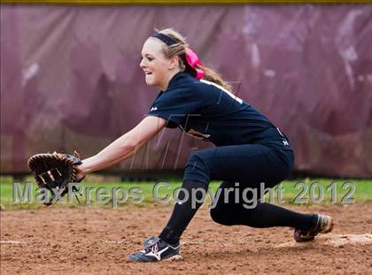 Thumbnail 3 in Dickinson vs Foster (1st Caapitol Classic) photogallery.