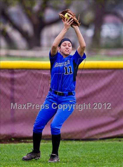 Thumbnail 3 in Dickinson vs Foster (1st Caapitol Classic) photogallery.