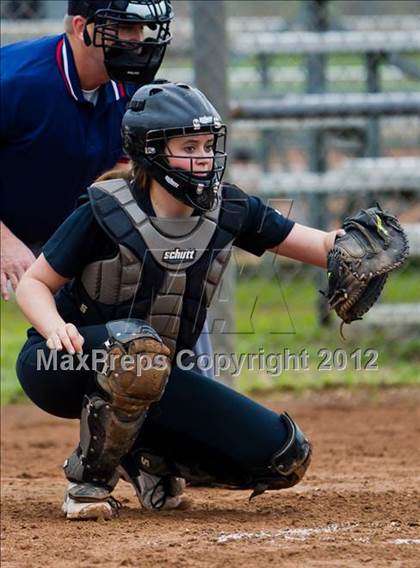 Thumbnail 3 in Dickinson vs Foster (1st Caapitol Classic) photogallery.