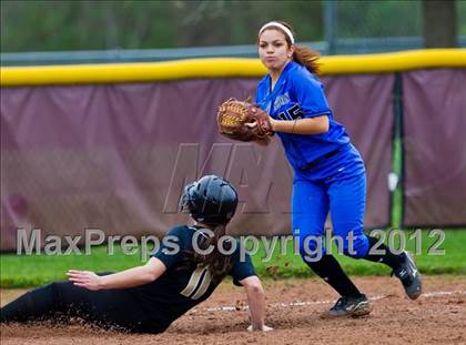 Thumbnail 1 in Dickinson vs Foster (1st Caapitol Classic) photogallery.