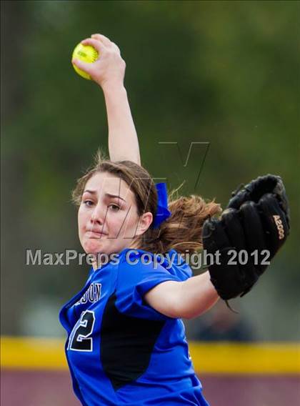 Thumbnail 2 in Dickinson vs Foster (1st Caapitol Classic) photogallery.
