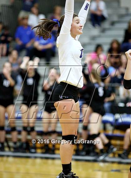Thumbnail 1 in Carroll @ Hebron photogallery.